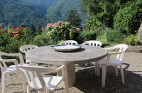 Villa Rossa,  magnificent garden and view on the lake at only 10 min. from Como - Alloggi