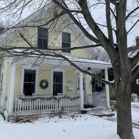 Spacious Home w/Hot Tub Near Lake Superior Walk to Restaurants, Breweries, Beach