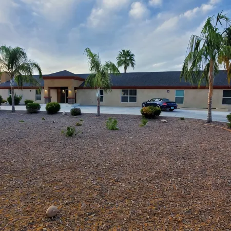 Double Eagle Villa with pool and pickleball close to Scottsdale!