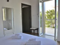 North House with Pool and Lake View - con vista montagne