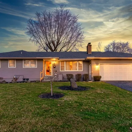 Charming and Spacious 3 Bedroom Home in Lancaster