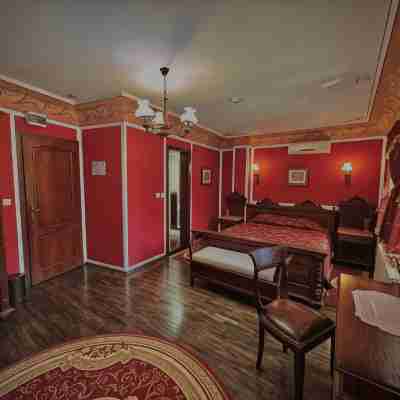 Family Hotel at Renaissance Square Rooms