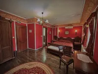 Family Hotel at Renaissance Square - Flughafentransfer