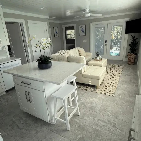 Close to Causeway / Walk to Nerita Beach - 2 Bedroom Duplex