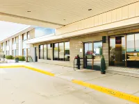 Northern Star Hotel & Convention Center - parking