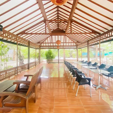 Hotel Dan Gazebo Syariah Pinggir Kali Prigen RedPartner