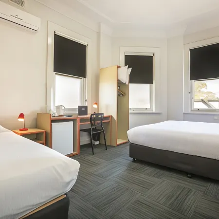 Melton Hotel