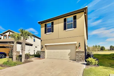 Misty Oaks Circle at Ellis Exclusive Villas