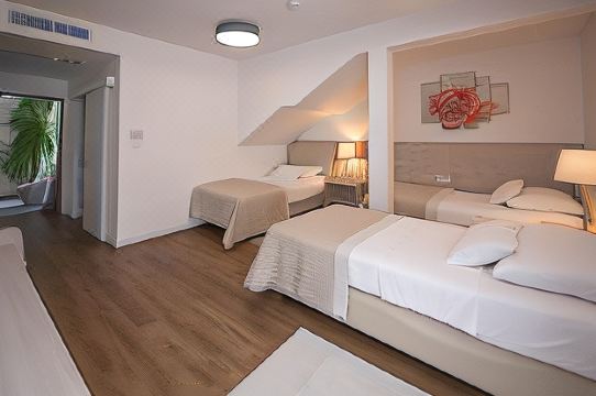 2. 호텔 마그달레나..