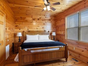 Smoky Mountain Lodge 6 Bedroom Cabin by RedAwning