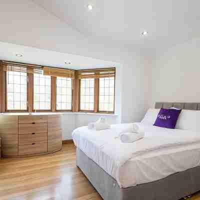 Pillo Rooms - Abbey Lodge Rooms
