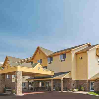 La Quinta Inn & Suites by Wyndham Spokane Valley Hotel Exterior