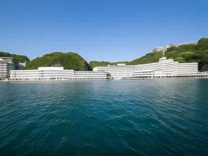 Hotel Urashima