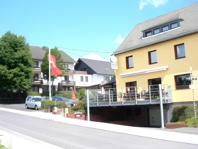 Hotel Zur Burg Nürburg Hotel di Barweiler