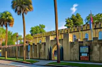 Cuthbert House Hotels in Beaufort