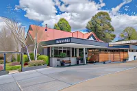 Cotswold Gardens Hotels in Armidale