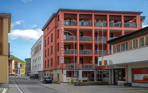 Hotel Ochsen by Mountain Hotels - バー