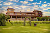 Schuchmann Wines Château,Villas & Spa