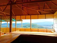 Bwindi Neckview Lodge