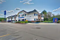 Motel 6 Glenview, IL - Chicago North Hotels in Prospect Heights