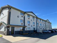 Super 8 by Wyndham Bloomington - 2-Star