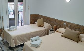 1. Hostal N..