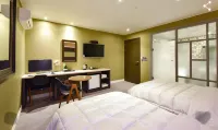 Two Heart Hotel Gimhae Waterpark