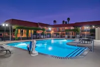 Laurel Inn & Conference Center - Parkplatz