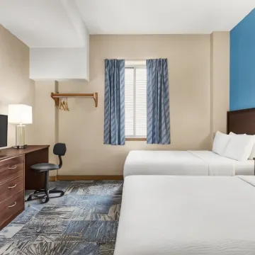 Days Inn by Wyndham Philadelphia Convention Center Hotels near United States Mint