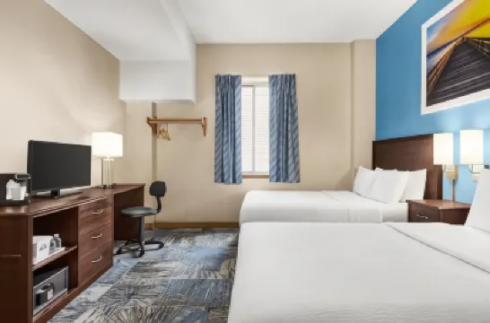 Days Inn by Wyndham Philadelphia Convention Center Hotels near United States Mint