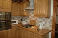 Neuadd Arms Hotel Hotels in Maescar