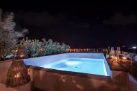 Shapes Luxury Suites - Ocean View