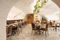 Luxury Boutique Hotel de Castillion - breakfast