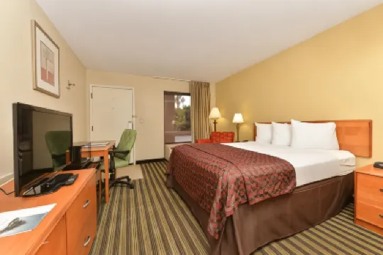 Quality Inn at the Mall - Valdosta Hotels in Valdosta