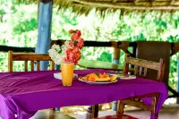 Blue Earth Beach Bungalow - breakfast