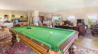 Arum Hill Lodge - Bed and Breakfasts