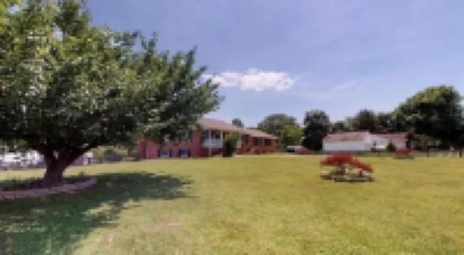 Smallwood St Park, Groups, Fire Pit, Blackstone, large parking area