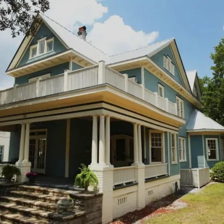 Charming Riverside/Avondale Award Winning Historical Home! Family/pet friendly!