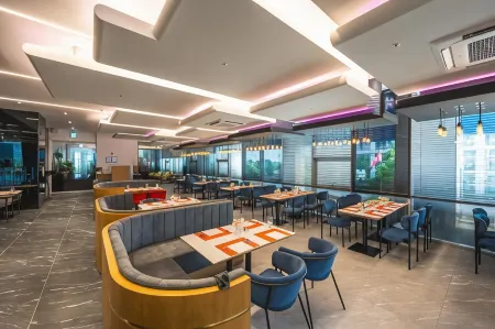 Blue Ocean Hotel 3 Отели рядом с достопримечательностью «Incheon Coastal Passenger Terminal»