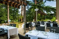 Hôtel Restaurant du Château de la Tour Hotel a Verdelais