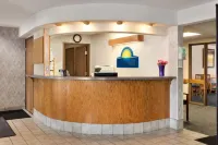 赫爾利溫德姆戴斯飯店