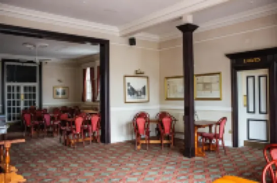 クロフツ ホテル