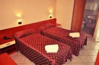 Grand Hotel Azzurra Club فنادق في Lido Adriano