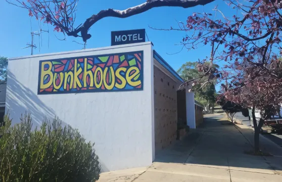 簡易住屋汽車旅館