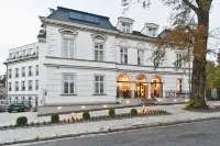 레드 바론 호텔 & 레스토랑 Palmiarnia Walbrzych 주변 호텔