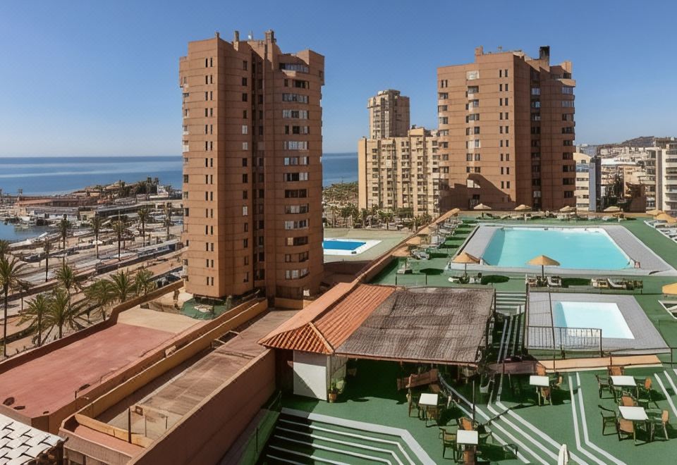 Las Palmeras Affiliated by FERGUS - Housity