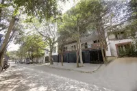 FlxHo Quad - Luxury Studio Apart Hotel DLF Cyber City