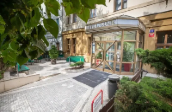 Hotel Lunik Hotels in der Nähe von Hrdlickovo Muzeum Cloveka