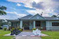 Presidents Boutique Lodge - Homestays