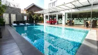 Hotel Arjuna Yogyakarta - Pools